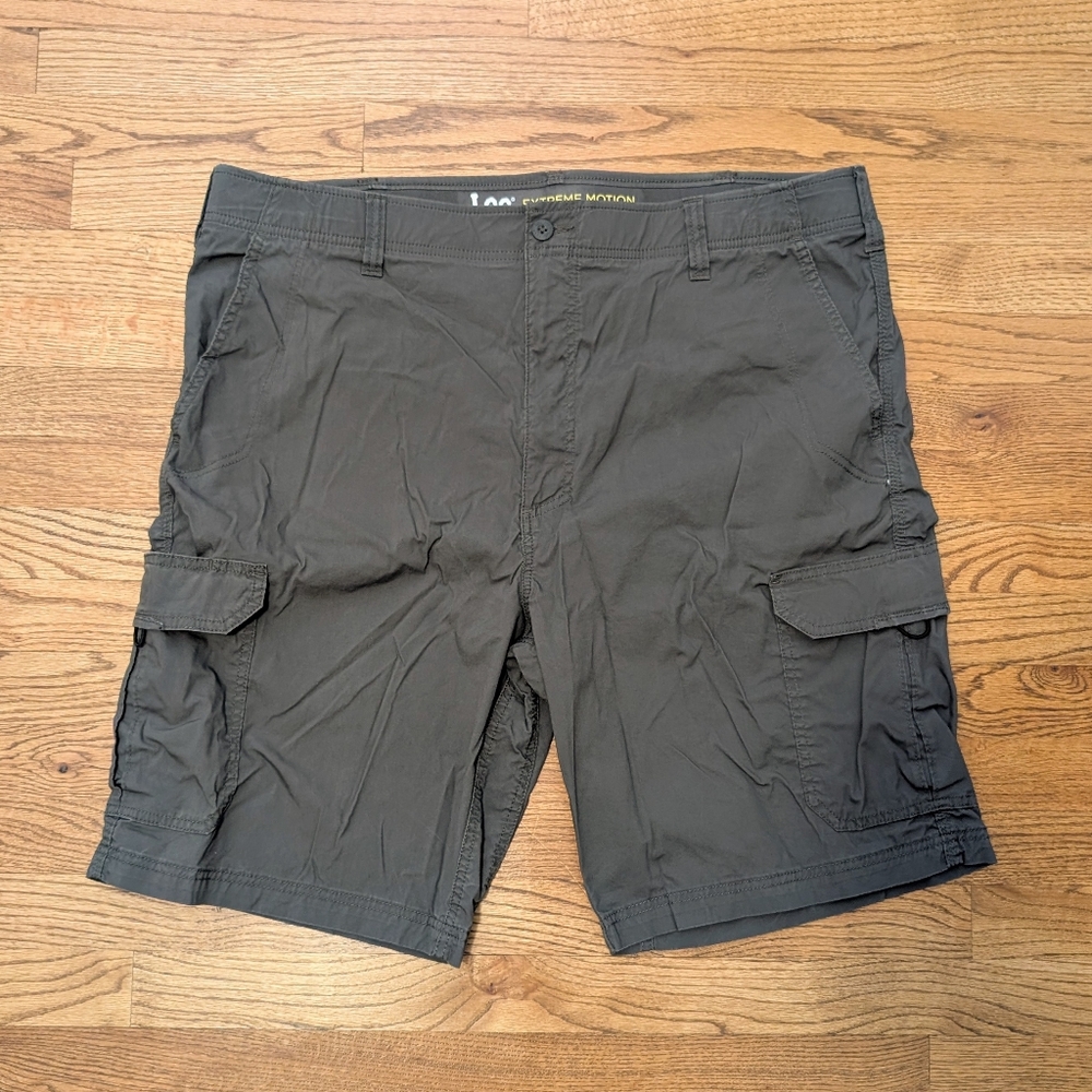 Lee Men's Cargo Shorts Dark Grey Extreme Motion Comfort Stretch Size 42
